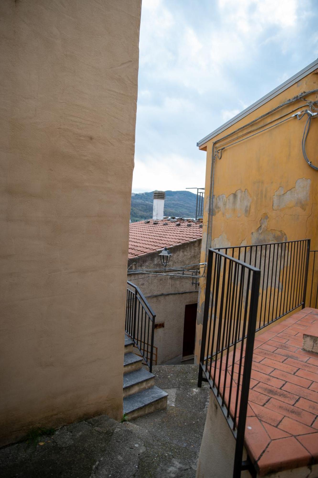 Dimora Del Borgo Affittacamere Sangineto Exterior photo